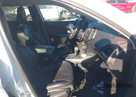 2021 Jeep Cherokee Latitude Plus Fwd z USA, uszkodzony, nr VIN 1C4PJLLB2MD187184